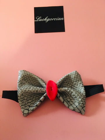 Minimalistic bow tie